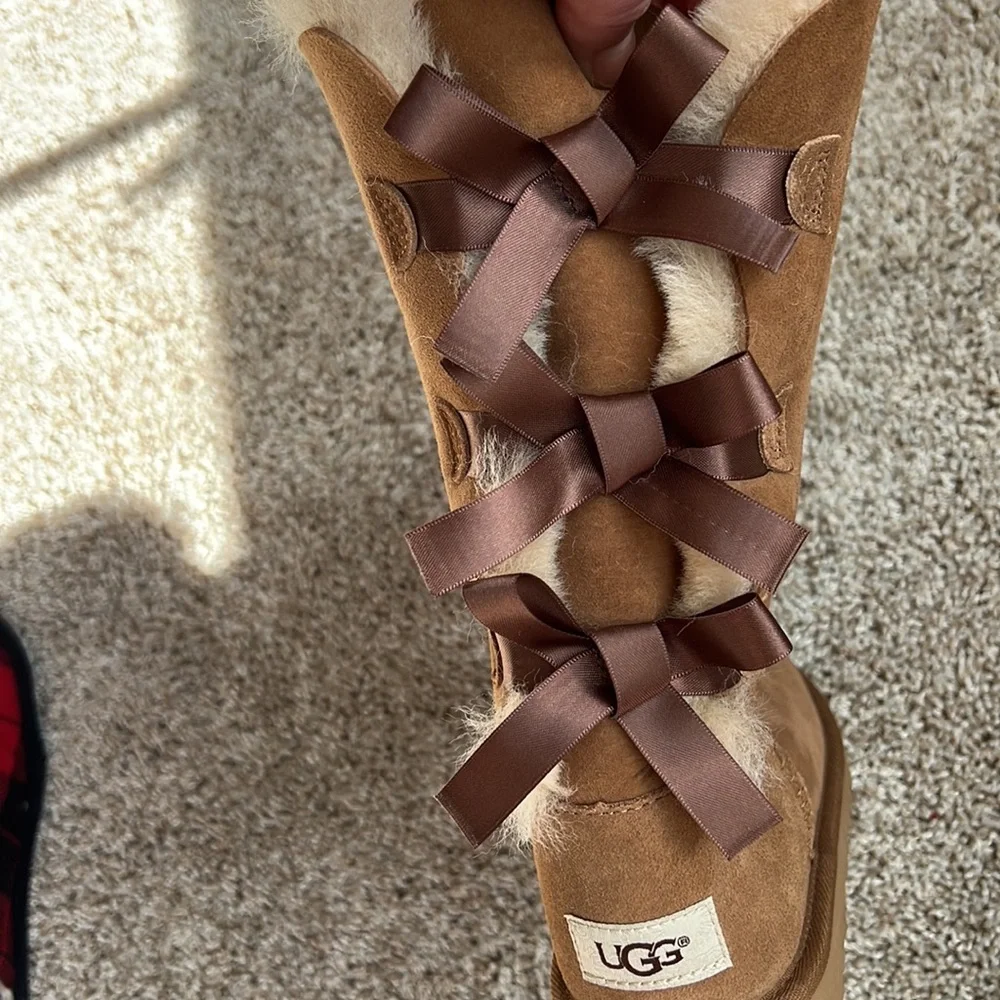 UGG Bailey bows tall boots girls size 3 - Picture 8 of 12